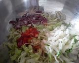 Foto del paso 4 de la receta: Cubos de berenjena en salsa y salteado de col..