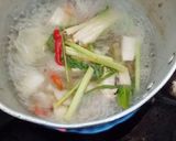 รูปขั้นตอนการทำที่ 4 ของ ต้มยำไก่น้ำข้น