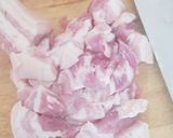 รูปขั้นตอนการทำที่ 1 ของ ผัดพริกแกงหมูสามชั้นใส่หัวปลี