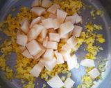 Mascarponés cukkinikrémleves borsos tejszínhabbal 👌 recept fázis 2 fotója