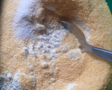 Foto del paso 1 de la receta: Pancitos con harina de maíz rellenos con dulce de membrillo💜