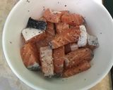 Hình bước làm 2 của món Cháo đậu xanh cá hồi
