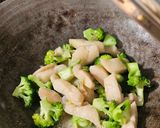 Foto langkah ke 3 dari resep Tumis Dori Brokoli.