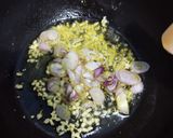 Foto langkah ke 2 dari resep Sosis Oseng Bawang.