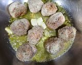 Foto del paso 3 de la receta: Albóndigas con sepia en su tinta