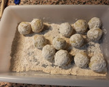 Foto del paso 3 de la receta: Albóndigas de merluza en salsa jardinera