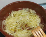 Foto del paso 1 de la receta: Sopa de cebolla 🥄🧅
