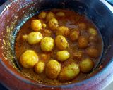 A picture of step 5 of Dum Aloo.