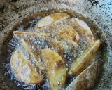 Foto langkah ke 5 dari resep Potato Wedges with Bolognese Sauce.