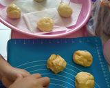 Foto langkah ke 4 dari resep Donat lembut praktis.