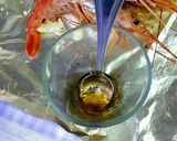Foto del paso 8 de la receta Gambones al papillote sobre cama de hinojo fresco y H, aromátic