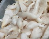Foto langkah ke 1 dari resep Pepes Jamur Bumbu Kunyit.