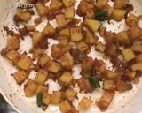 صورة لخطوة 4 من وصفة بيض أومليت بالبطاطس 😋