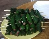 A picture of step 2 of Grilled Beef Wrapped in Wild Betel Leaves (Bò nướng lá lốp).