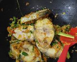 Foto langkah ke 3 dari resep 🐟 TENGGIRI WOKU 🐟.