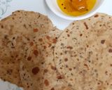 A picture of step 5 of Kashmiri Rotis.