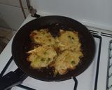 Foto langkah ke 4 dari resep Bakwan soun sayur.