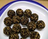 A picture of step 4 of Dates Sesame Ladoos/Khajur Til Ladoos.