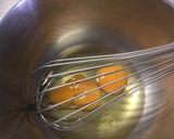 Foto del passaggio 2 della ricetta Piccola torta al cioccolato