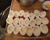 Foto del paso 1 de la receta: Huevos rellenos de atún