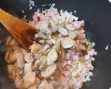 Foto del paso 1 de la receta: Fideos con crema, jamón y champiñones -  One Pot Pasta