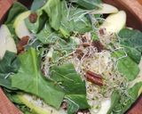 Foto del paso 4 de la receta: Ensalada de espinacas con manzana y algo más