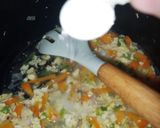 Foto langkah ke 5 dari resep Orak Arik Telur Wortel dan Enoki.