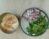 कांदा भजी (kanda bhaji recipe in marathi) रेसिपी स्टेप 1 फोटो 
