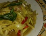 Foto langkah ke 4 dari resep Oseng mangga muda.