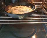 Foto del paso 4 de la receta: Quiche sin masa cremosa con salmón ahumado y verduras hecha en una sartén