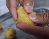 A picture of step 5 of Tomato Rasam vada.