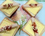 Gambar langkah 2 resipi 👩‍🍳Oven-toasted Sausage Bread.