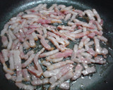 Foto del paso 2 de la receta: Revuelto de patatas con bacon a las 4 pimientas