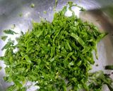 A picture of step 1 of Dal Palak.