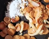 Foto langkah ke 3 dari resep Creamy garlic sausage pasta.