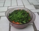 A picture of step 2 of Green cabbage leaves and carrots salad.