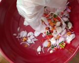 Foto langkah ke 6 dari resep Ayam Suwir Sambal Matah Simpel.