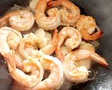 รูปขั้นตอนการทำที่ 2 ของ "กะหล่ำปลีผัดกุ้งแบบง่ายๆ" Easy Stir Fried Cabbage with Shrimp😋