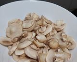 Foto del paso 3 de la receta: Pollo con setas al horno