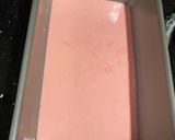 Foto langkah ke 4 dari resep Strawberry cake pudding.