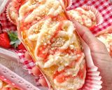 Foto langkah ke 9 dari resep Strawberry Streusel Bread.