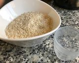 Foto del paso 1 de la receta: Arroz blanco con huevo frito y tomate