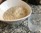Foto del paso 1 de la receta: Arroz blanco con huevo frito y tomate