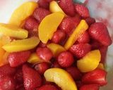 Pas rețetă Salată de fructe de sezon🍓🍑🍒😋 1 fotografie