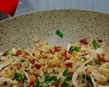 Foto langkah ke 6 dari resep Nasi Goreng Nanas/Pineapple Fried Rice.