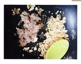 รูปขั้นตอนการทำที่ 3 ของ 🍚ข้าวผัดไรซ์เบอร์รีปลาทูน่า🐟- Fried Riceberry​ With​ Tuna
