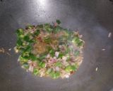 A picture of step 2 of Cheese capsicum maggi noodles.