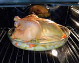 Foto del paso 5 de la receta: Pollo asado a la huertana