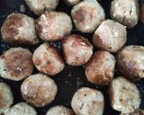 Gambar langkah 8 resipi Meatballs In Creamy Sauce.