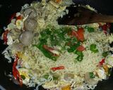 Foto langkah ke 7 dari resep Indomie Rebus Tek Tek Super Joss.